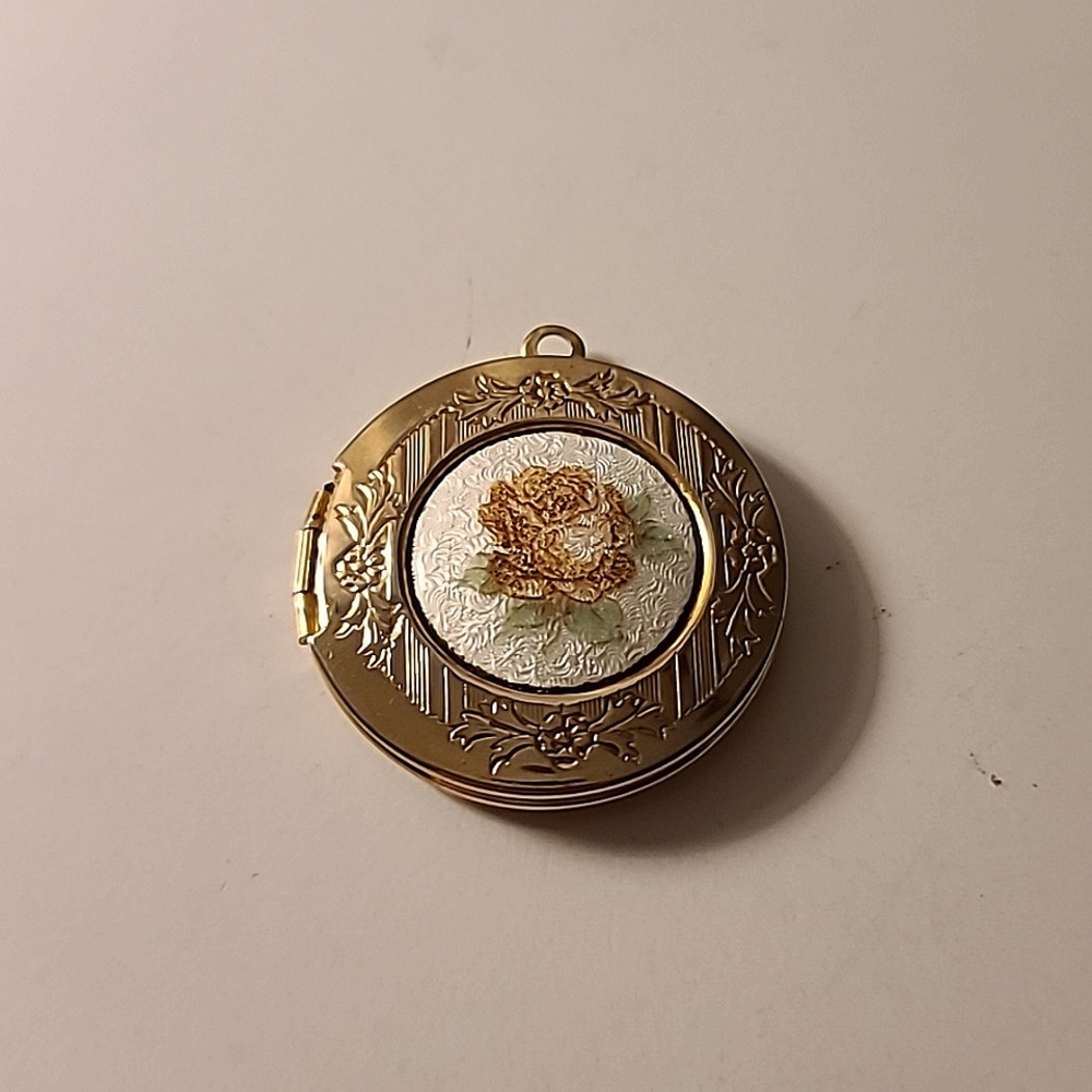Photo Pendant Gold with Image of a Rose